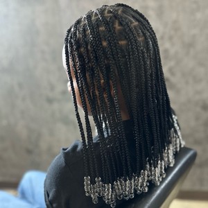 What is the difference between soft locs and invisible locs